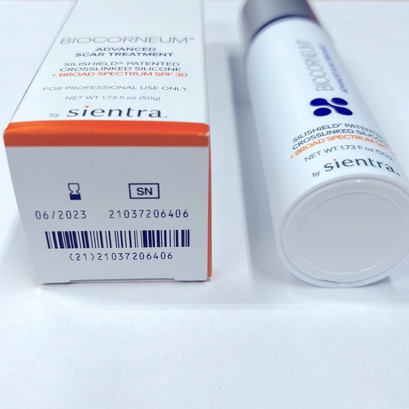 BIOCORNEUM ADVANCED SCAR TREATMENT + BROAD SPECTRUM SPF 30 SCAR GEL